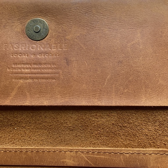 Able. Debre Wallet in Cognac. - Picture 5 of 9